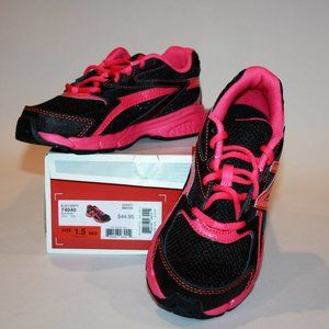 NWT - Girls New Balance Sneakers - Size 1.5
